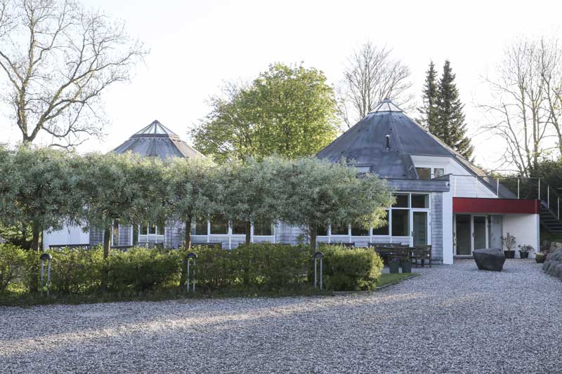 Læs mere om meditationscentret Tigerens Rede og inspirationen fra østen.